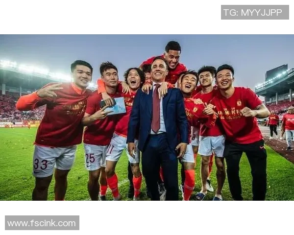 东方与恒大球迷激情对抗视频精彩回顾展现足球文化的碰撞与热情